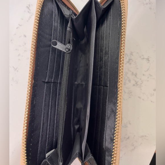 raffia zipper clutch wallet - holds 12 cards plus cash - Picture 6 of 12